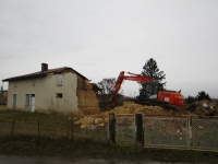 vers-la-croix-la-ferme-duclos-disparait-du-paysage
