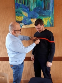 yann-pompier-recompense-par-un-galon-de-caporal